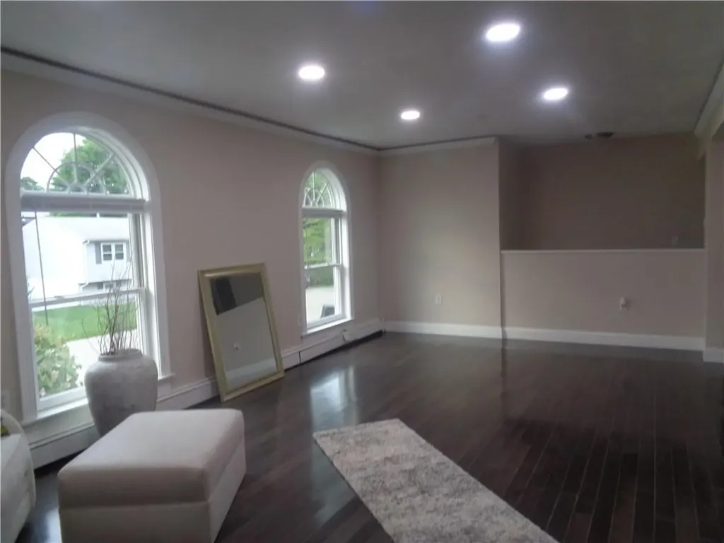 176 Vernon Street Warwick RI 02889