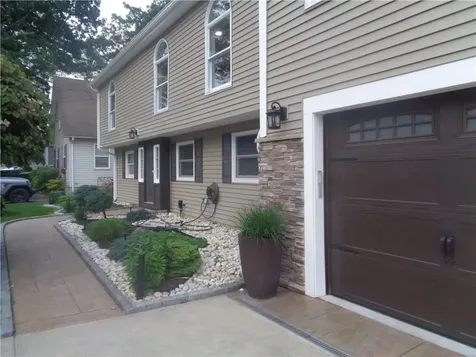 176 Vernon Street Warwick RI 02889