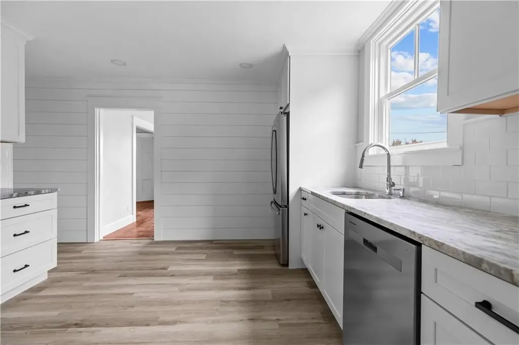 1330 West Main Road Portsmouth RI 02871