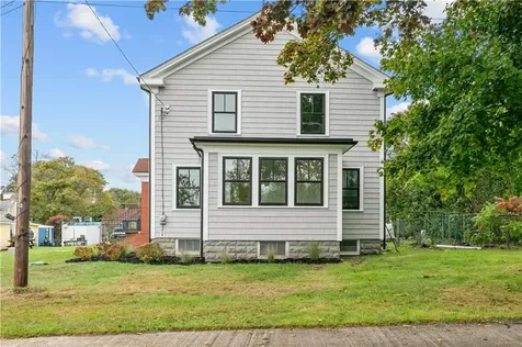 1330 West Main Road Portsmouth RI 02871