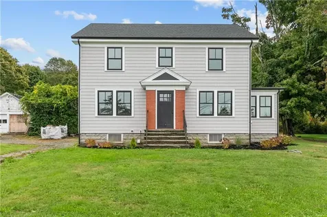 1330 West Main Road Portsmouth RI 02871