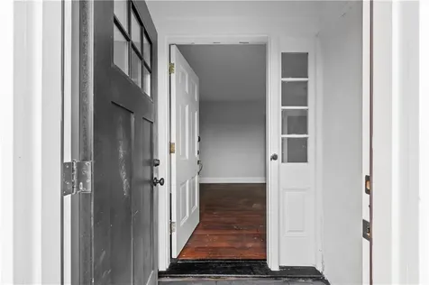 1330 West Main Road Portsmouth RI 02871