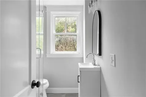 1330 West Main Road Portsmouth RI 02871