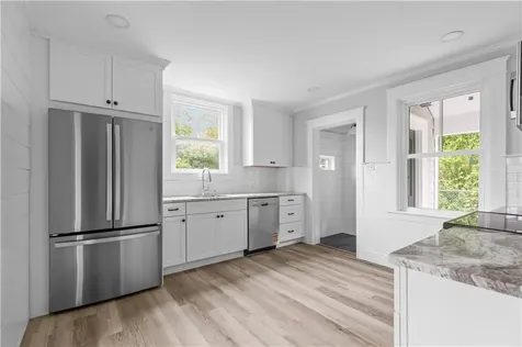 1330 West Main Road Portsmouth RI 02871