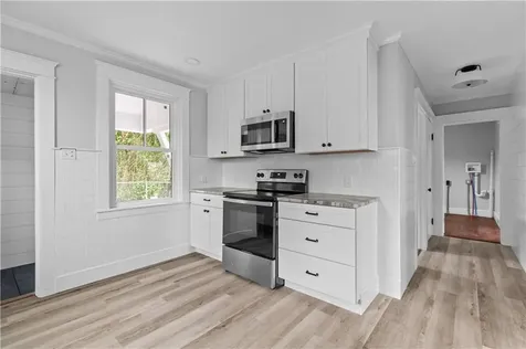 1330 West Main Road Portsmouth RI 02871