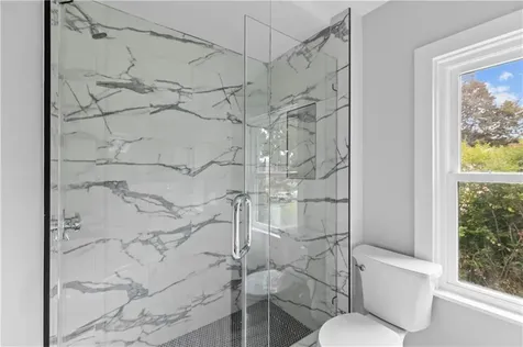 1330 West Main Road Portsmouth RI 02871