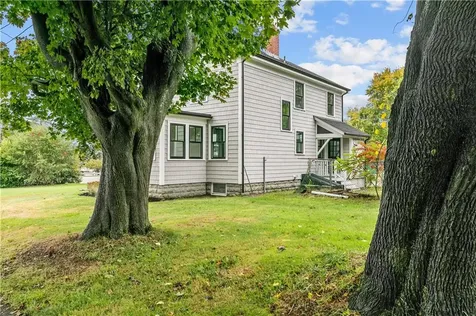 1330 West Main Road Portsmouth RI 02871