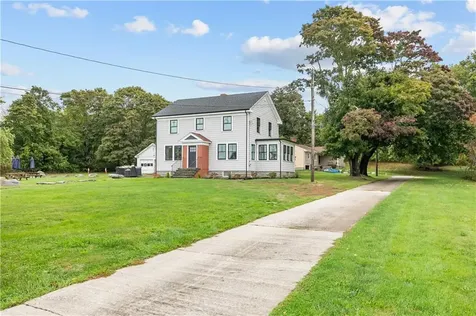 1330 West Main Road Portsmouth RI 02871