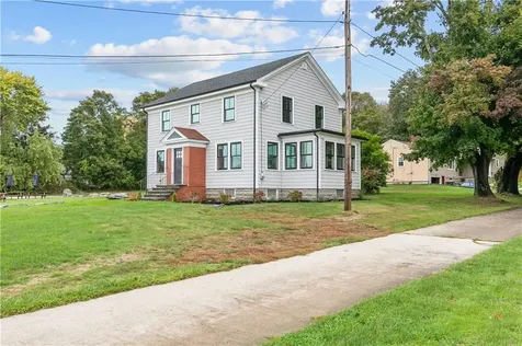 1330 West Main Road Portsmouth RI 02871