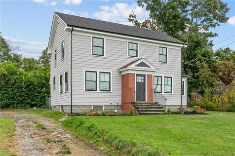 1330 West Main Road Portsmouth RI 02871