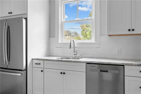 1330 West Main Road Portsmouth RI 02871