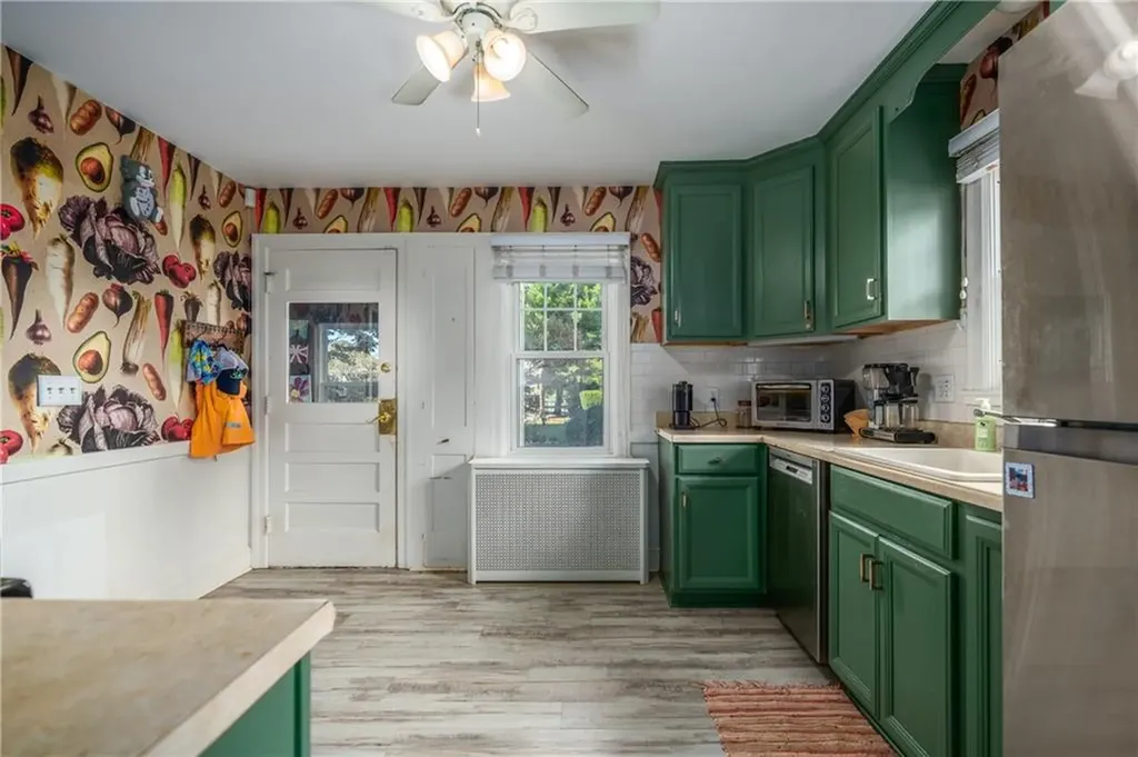 15 Wheeler Avenue Cranston RI 02905