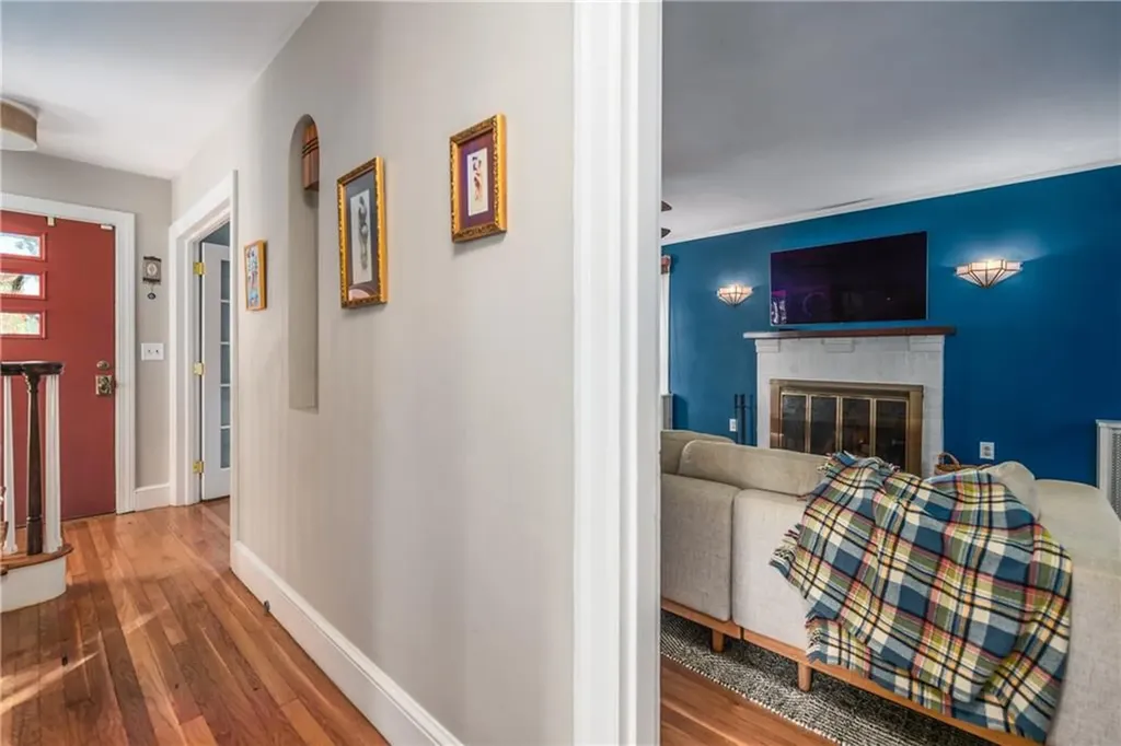 15 Wheeler Avenue Cranston RI 02905