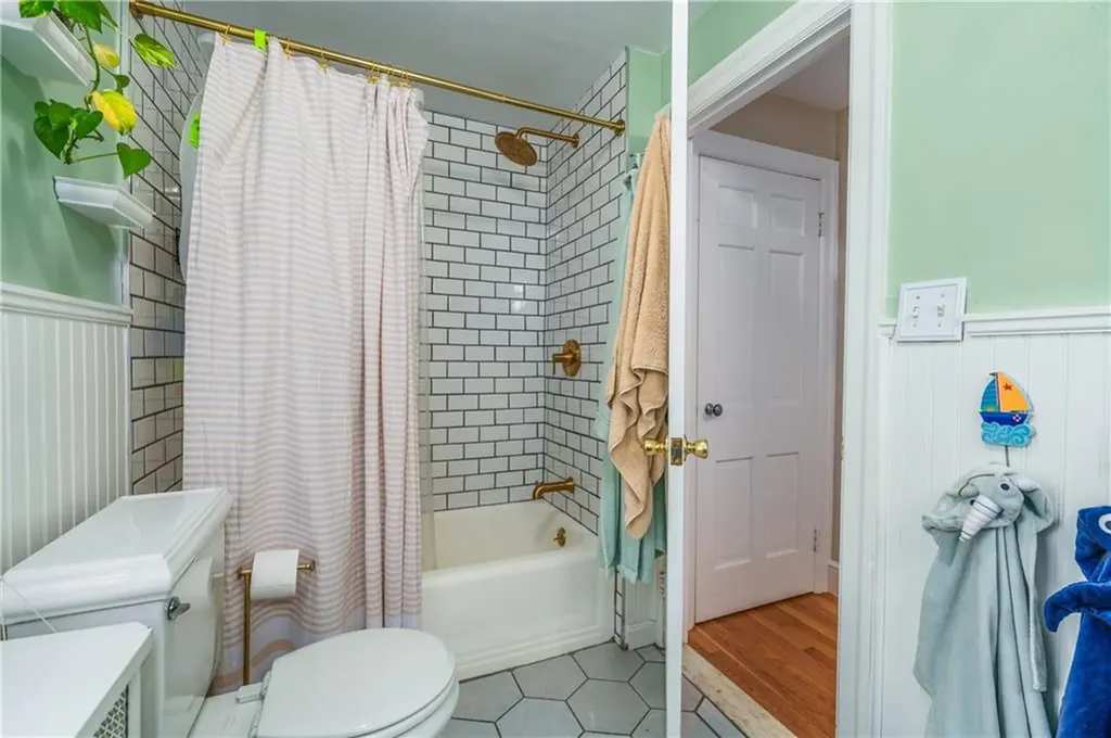 15 Wheeler Avenue Cranston RI 02905