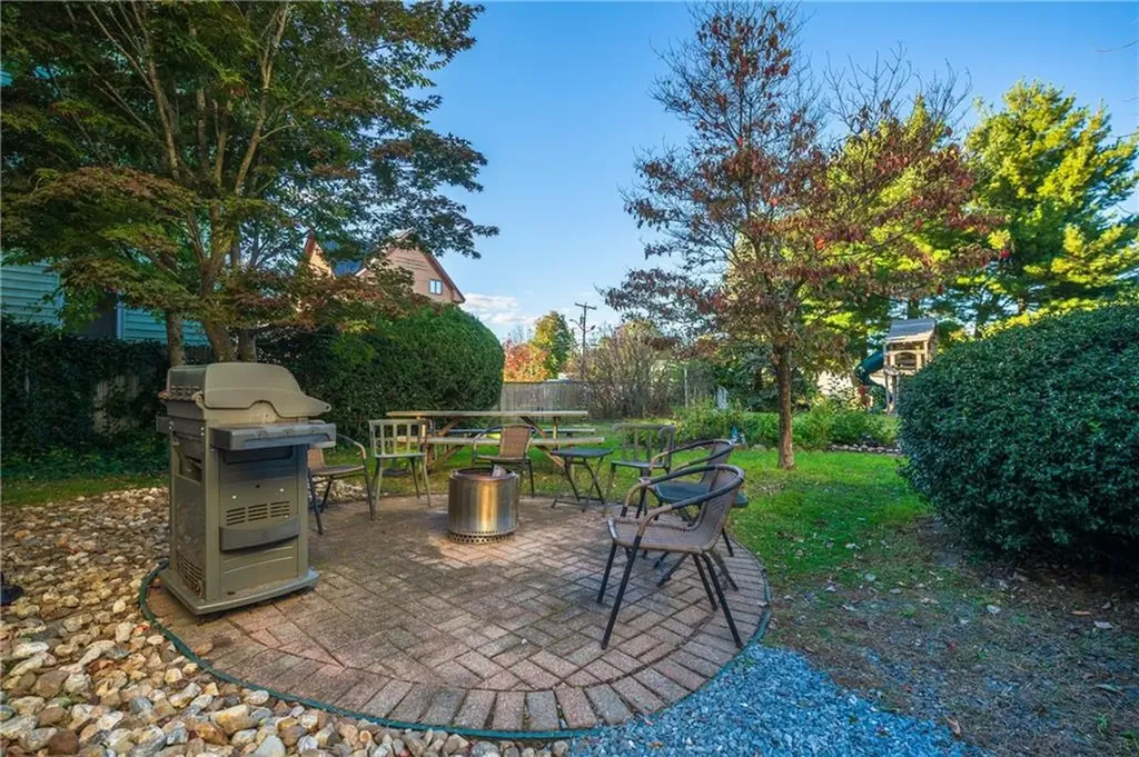 15 Wheeler Avenue Cranston RI 02905