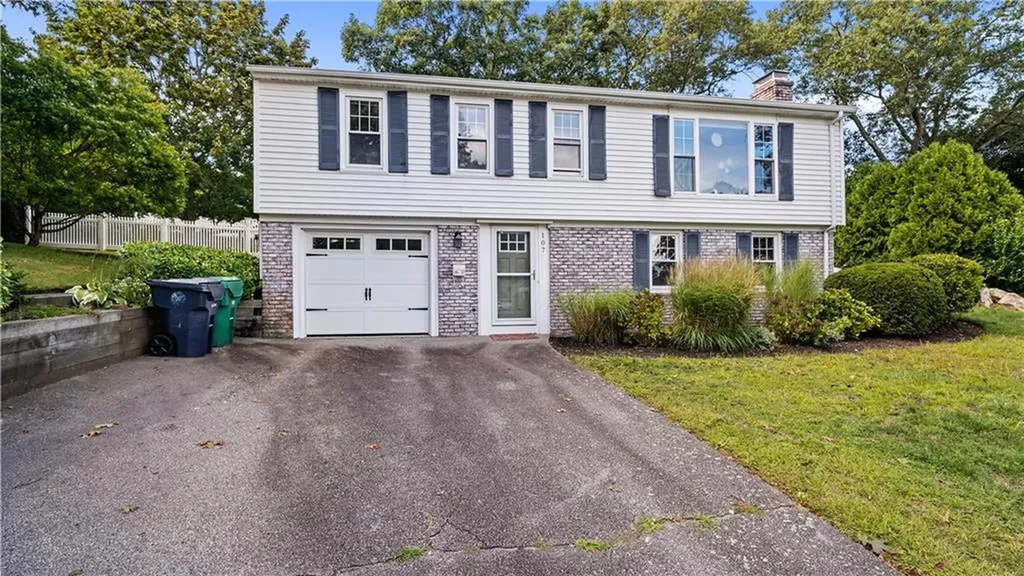 107 Viceroy Road Warwick RI 02886