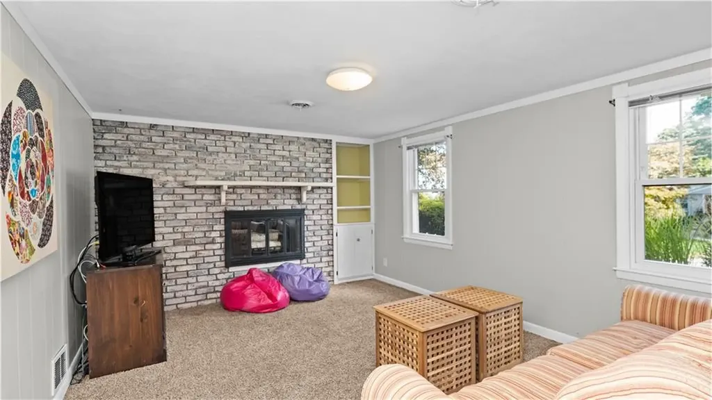 107 Viceroy Road Warwick RI 02886