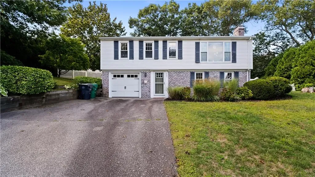 107 Viceroy Road Warwick RI 02886