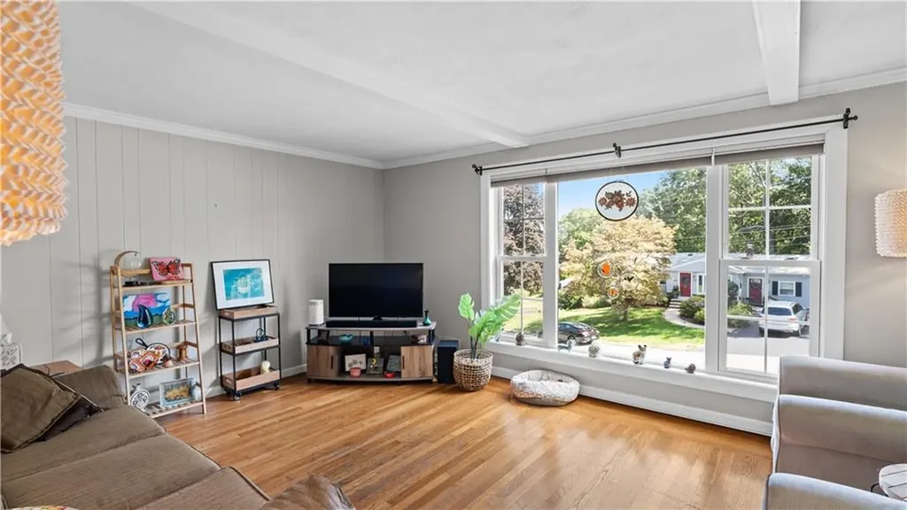 107 Viceroy Road Warwick RI 02886