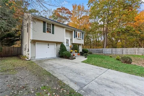 74 Plum Road East Providence RI 02915