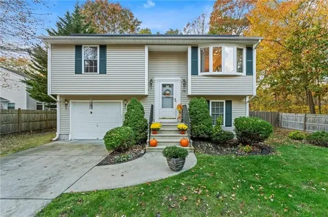 74 Plum Road East Providence RI 02915