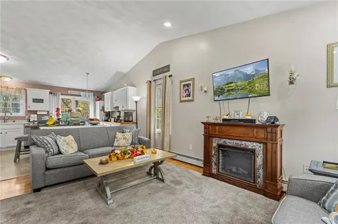 74 Plum Road East Providence RI 02915