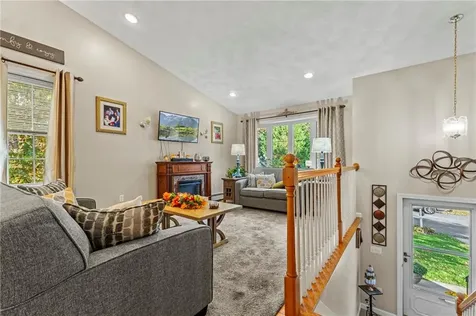 74 Plum Road East Providence RI 02915