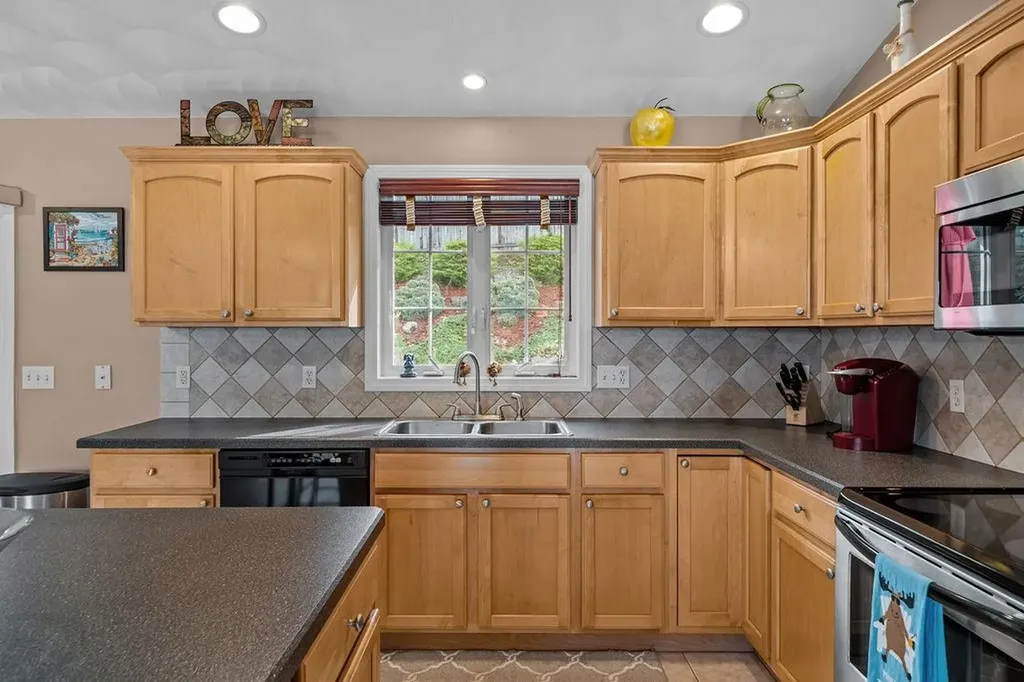 56 Arland Court Woonsocket RI 02895