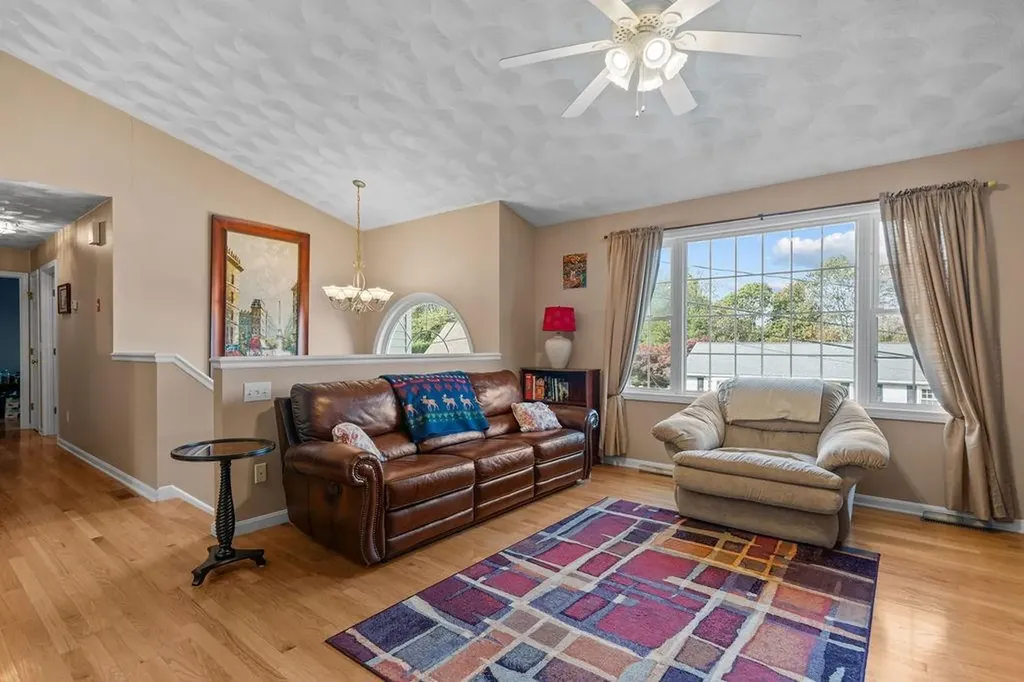 56 Arland Court Woonsocket RI 02895