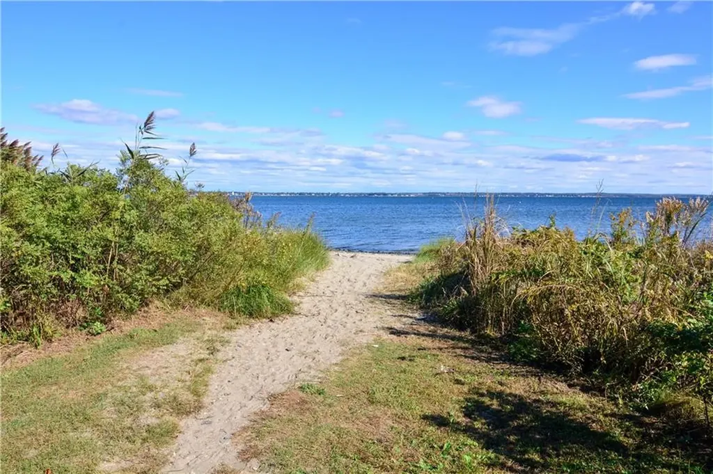 25 Webb Avenue Warwick RI 02889