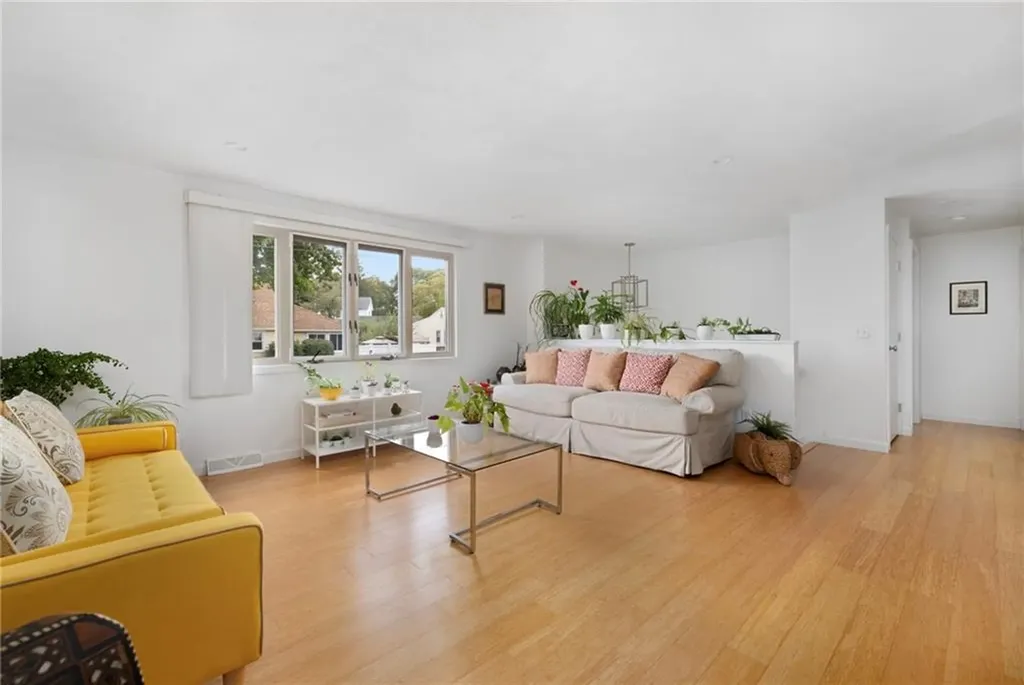 25 Webb Avenue Warwick RI 02889