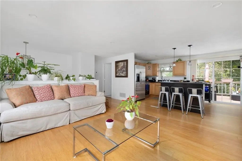 25 Webb Avenue Warwick RI 02889