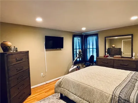 20 Wild Berry Drive Cranston RI 02920