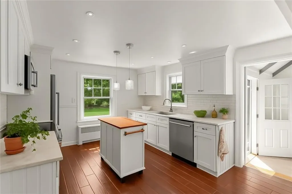 108 Ivan Avenue East Providence RI 02915