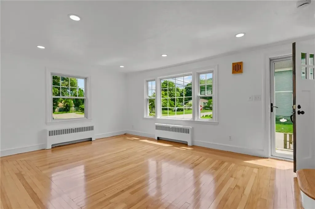 108 Ivan Avenue East Providence RI 02915