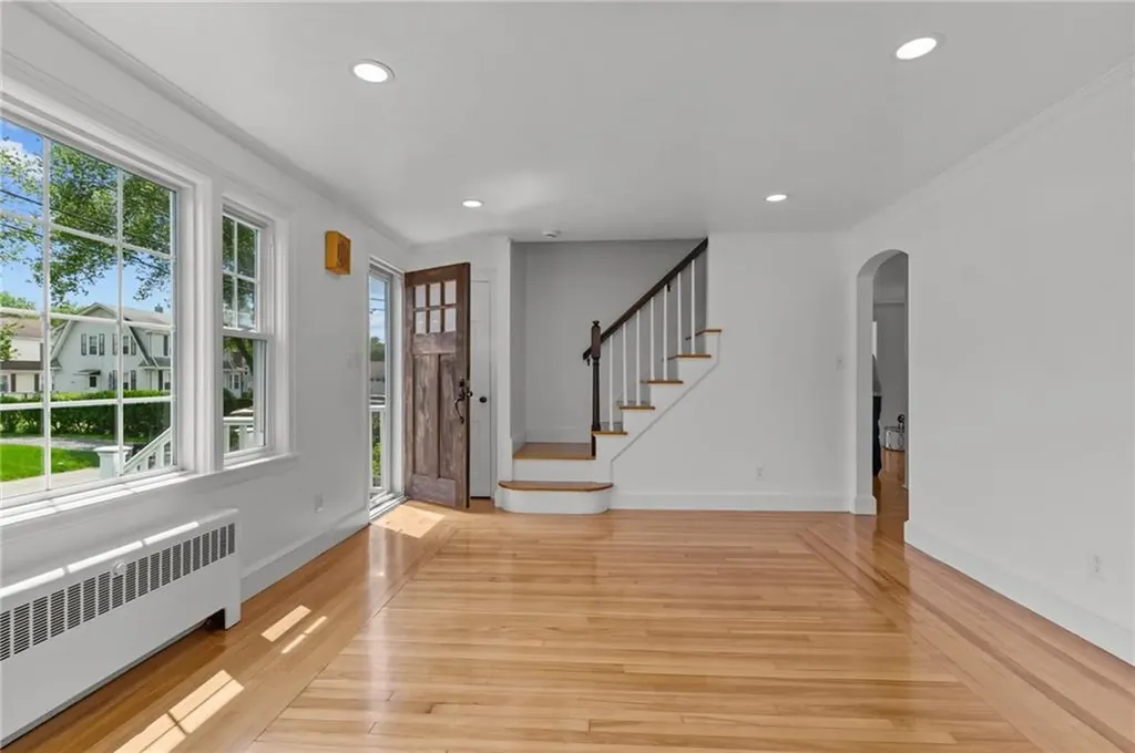 108 Ivan Avenue East Providence RI 02915