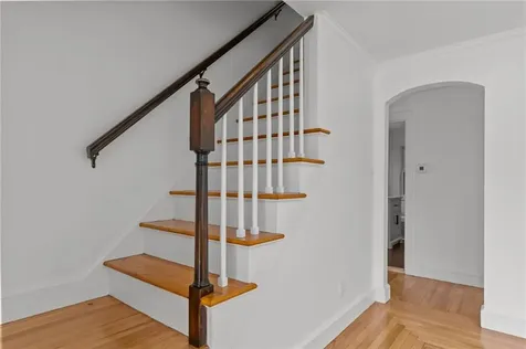 108 Ivan Avenue East Providence RI 02915