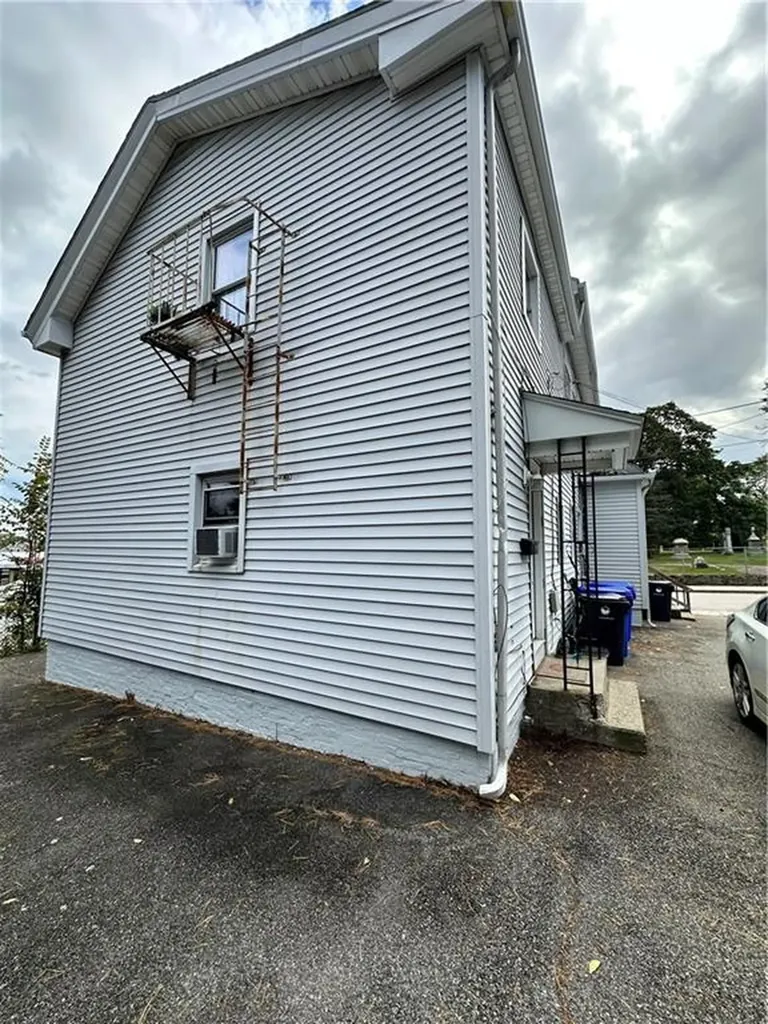 47 Grace Street Pawtucket RI 02860