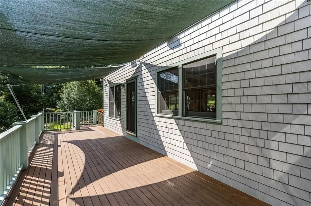 184 Field Stone Lane Tiverton RI 02878