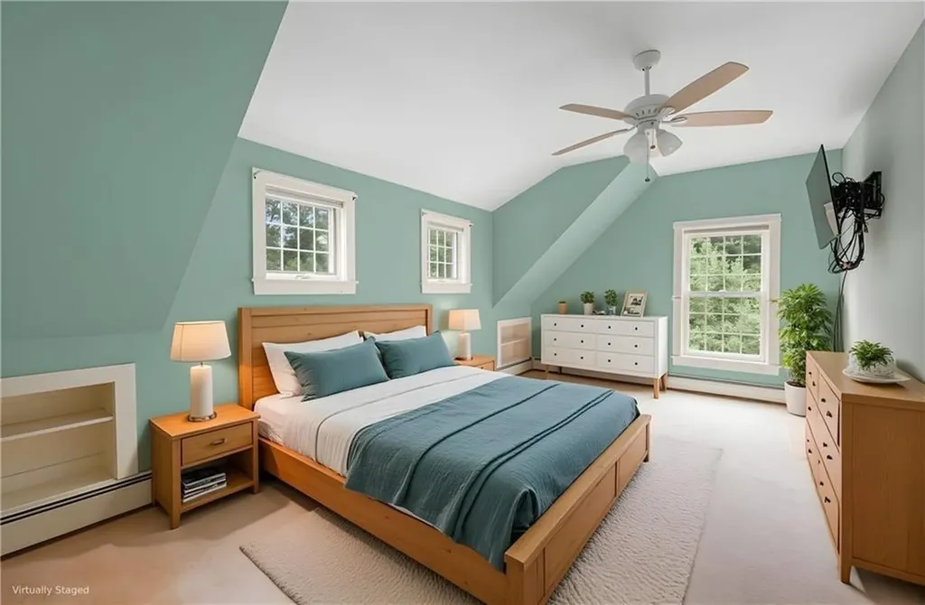 184 Field Stone Lane Tiverton RI 02878