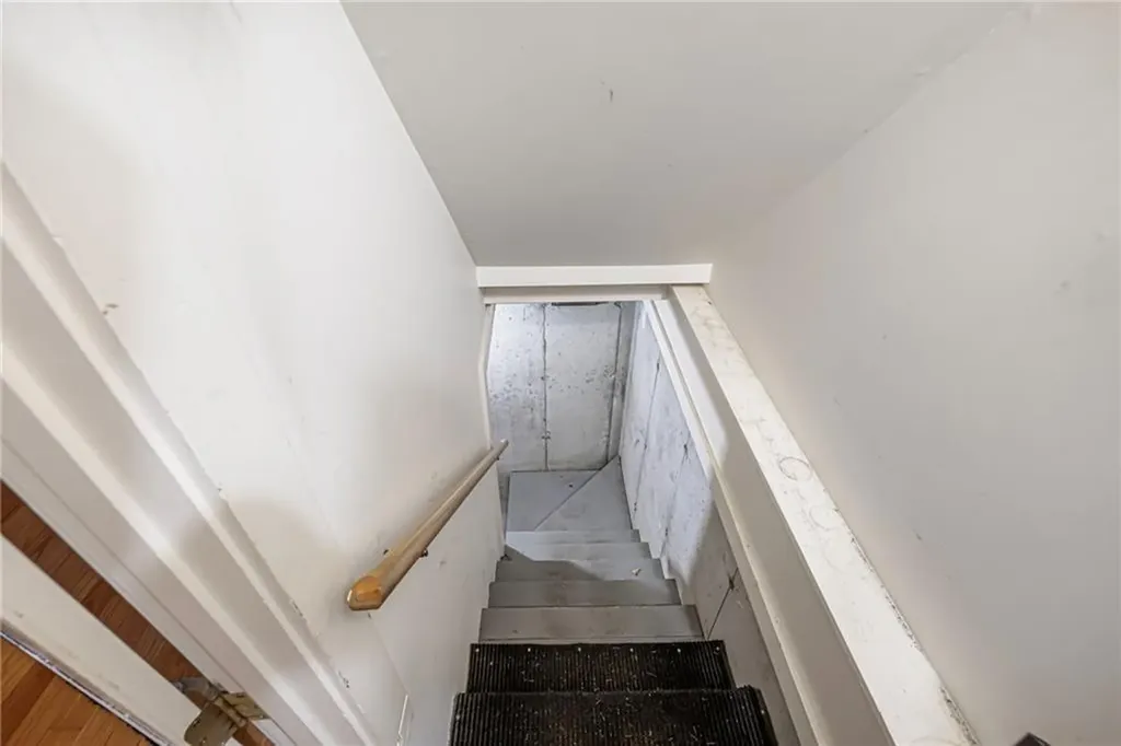 184 Field Stone Lane Tiverton RI 02878