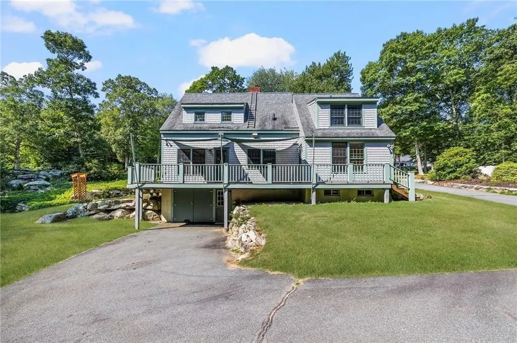 184 Field Stone Lane Tiverton RI 02878