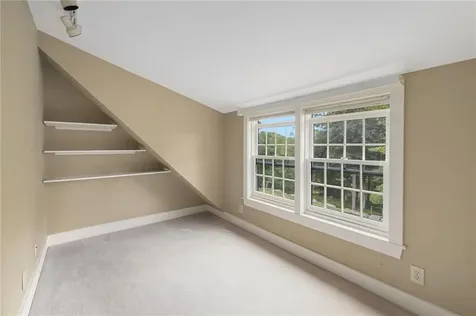 184 Field Stone Lane Tiverton RI 02878