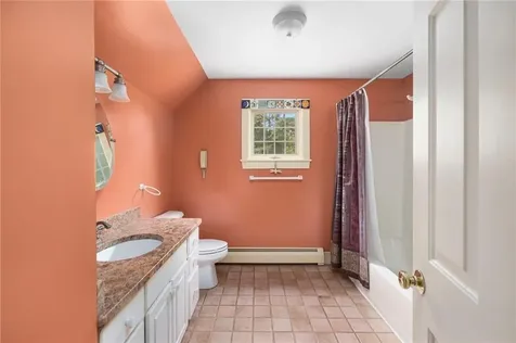 184 Field Stone Lane Tiverton RI 02878