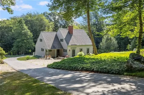 184 Field Stone Lane Tiverton RI 02878