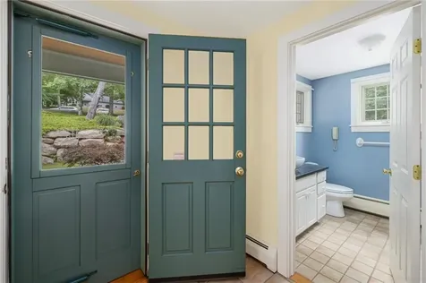 184 Field Stone Lane Tiverton RI 02878