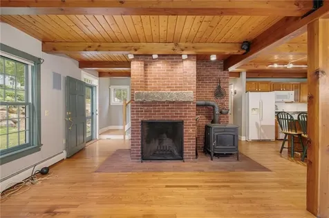 184 Field Stone Lane Tiverton RI 02878