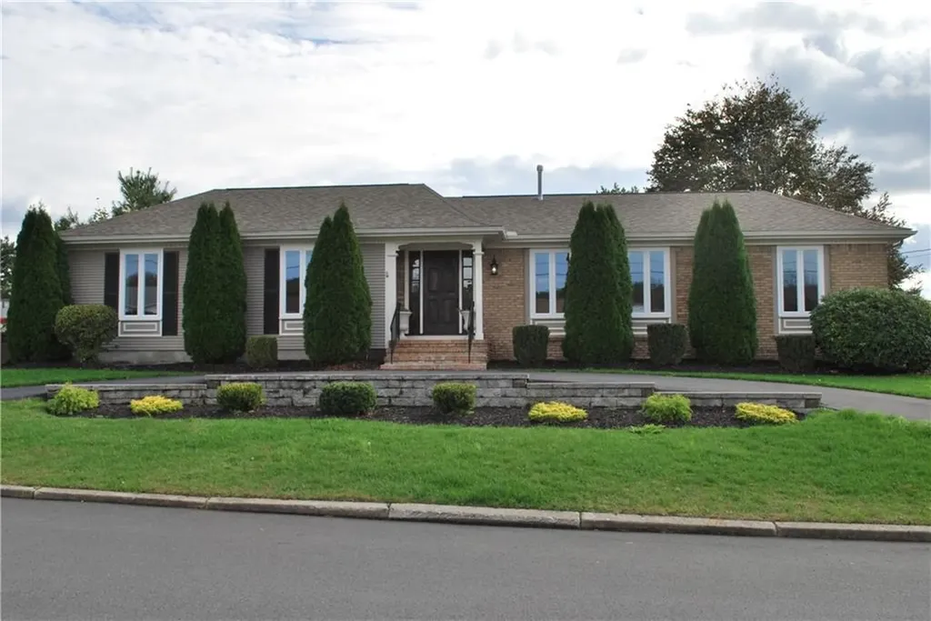 20 Carriage Way North Providence RI 02904