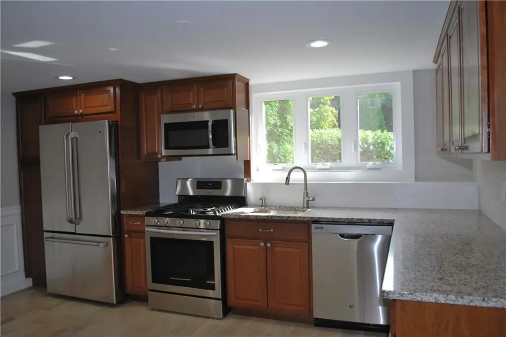 20 Carriage Way North Providence RI 02904