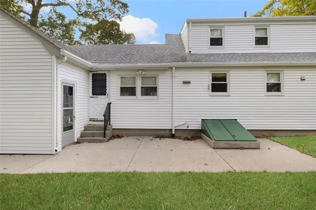 120 Gould Avenue Warwick RI 02888